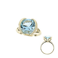 Himmelblauer Topas-Goldring