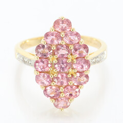 Nicht erhitzter Padparadscha-Saphir-Goldring (AMAYANI)